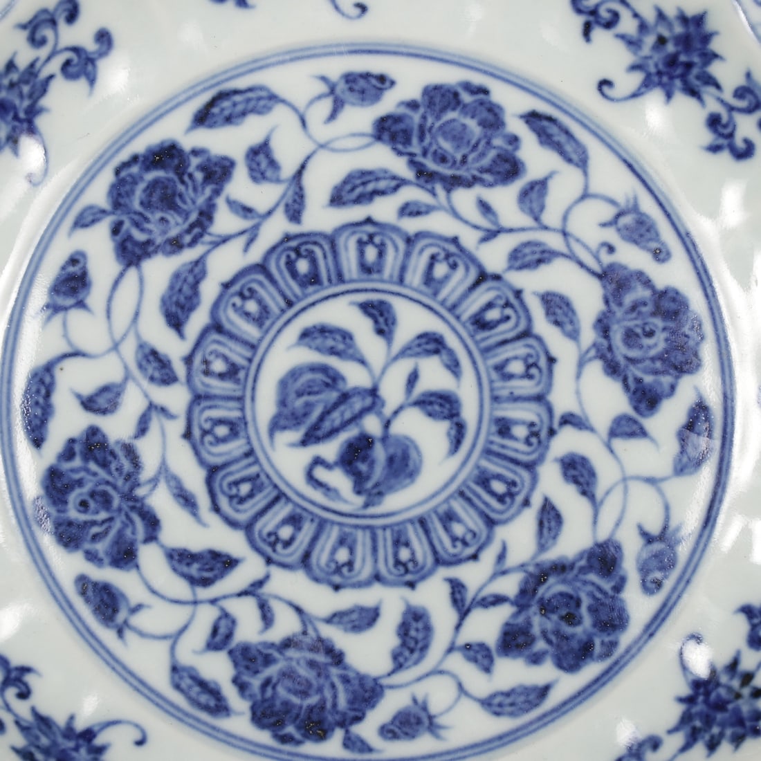 An Exquisite Blue and White Lotus Pattern Plate - 4