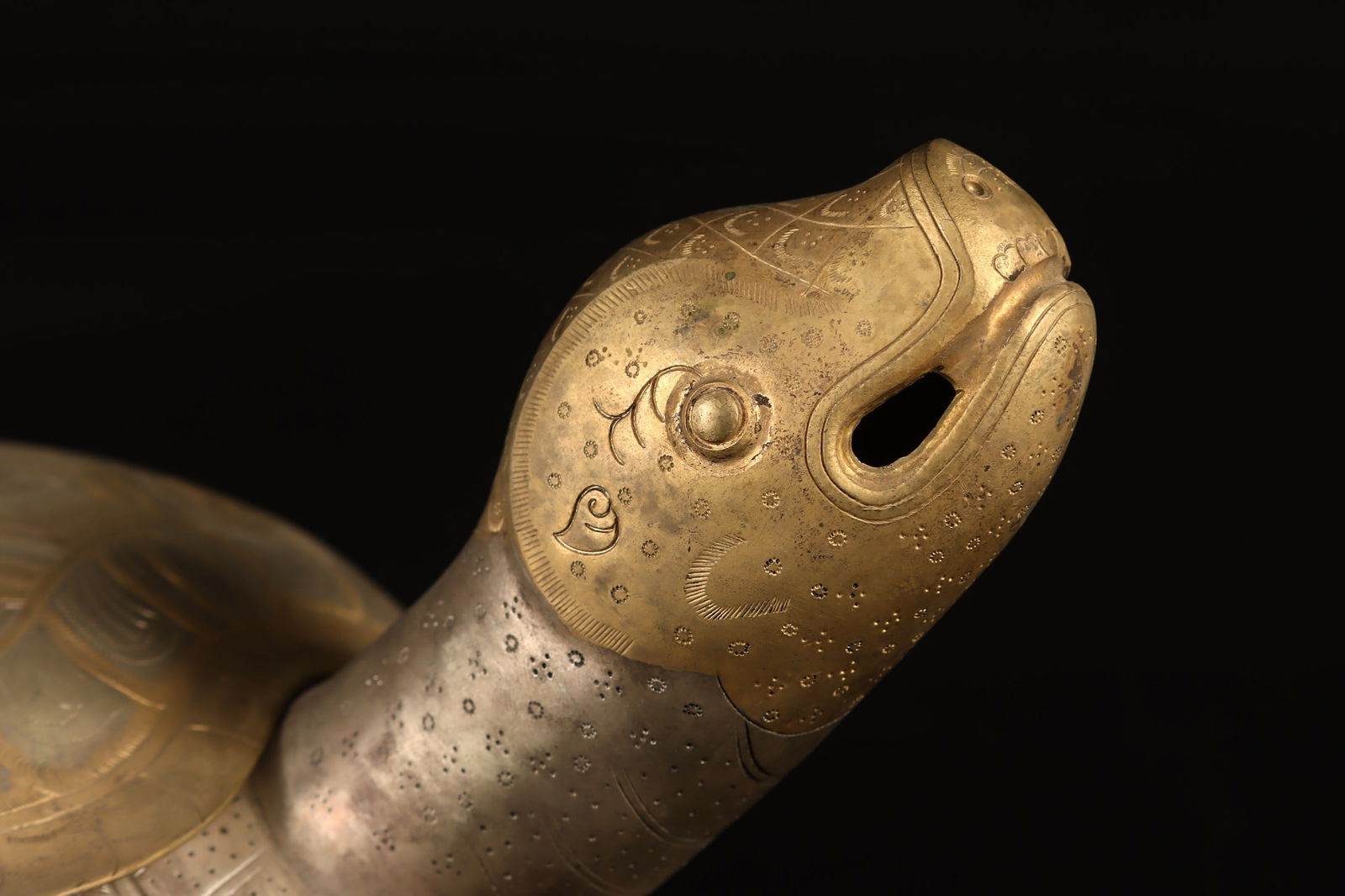 An Exquisite Gilt Bronze Turtle-Shaped Box - 4