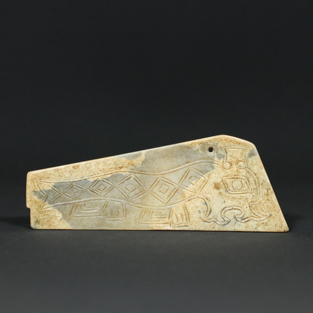 An Exquisite White Jade Tiger Pattern Ornament: An Exquisite White Jade Tiger Pattern Ornament W.Zhou , China Size:12cmx4.4cmx0.6cm Weight:61.3g (The Dimensions Of All Batches Are Manually Measured.If You Need More Detailed Information, Please Cont