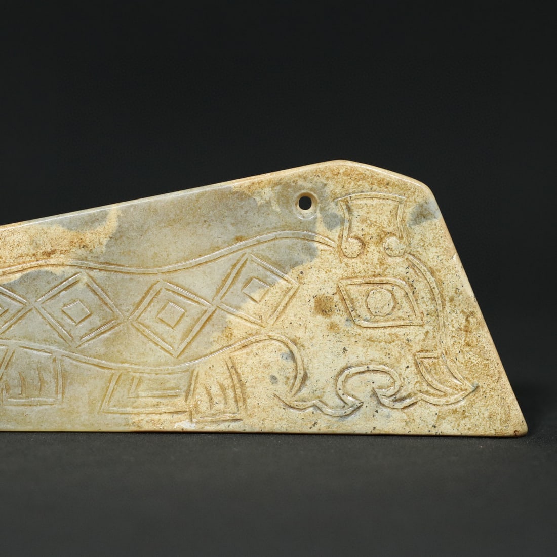 An Exquisite White Jade Tiger Pattern Ornament - 6