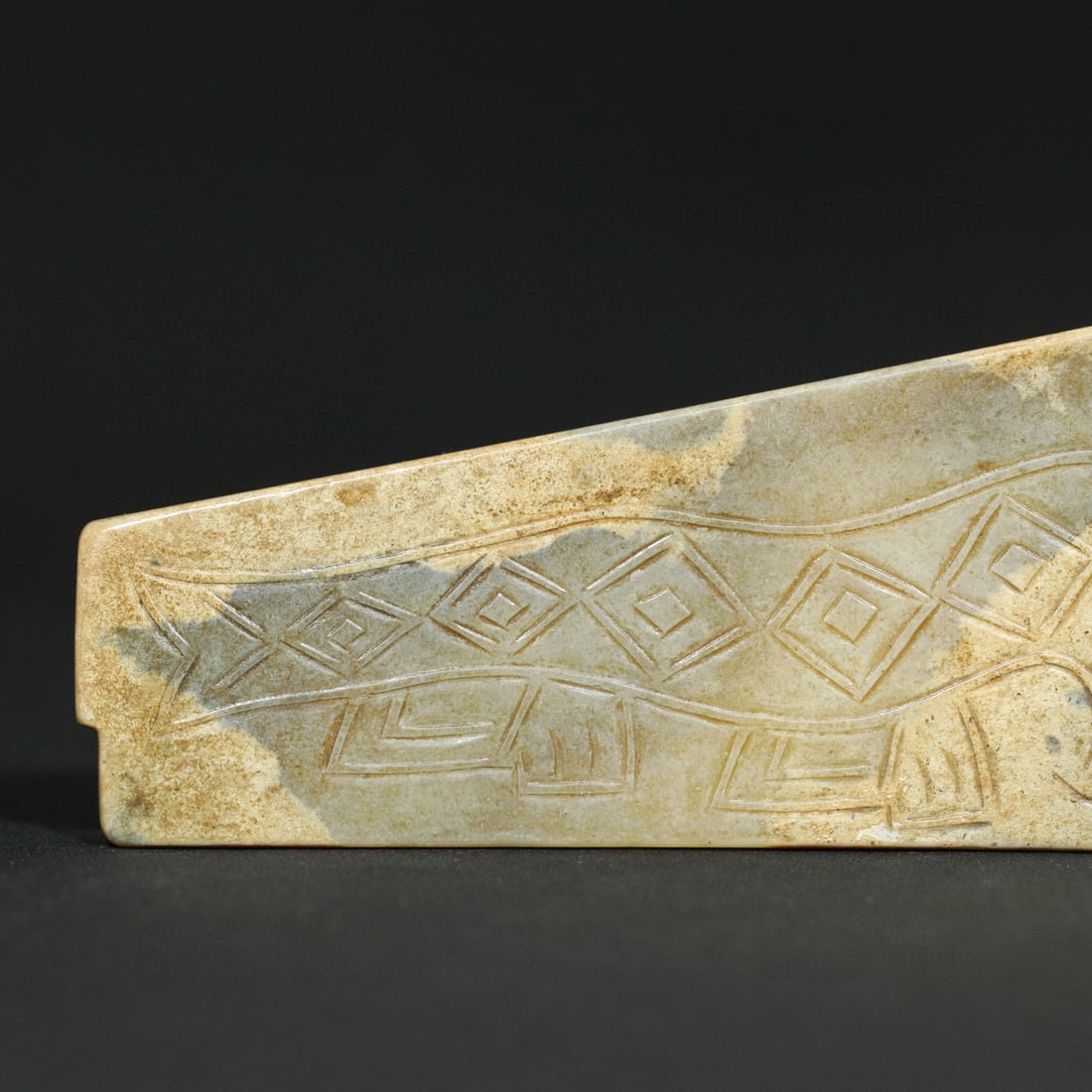 An Exquisite White Jade Tiger Pattern Ornament - 7