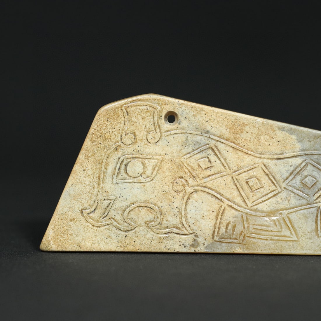 An Exquisite White Jade Tiger Pattern Ornament - 8