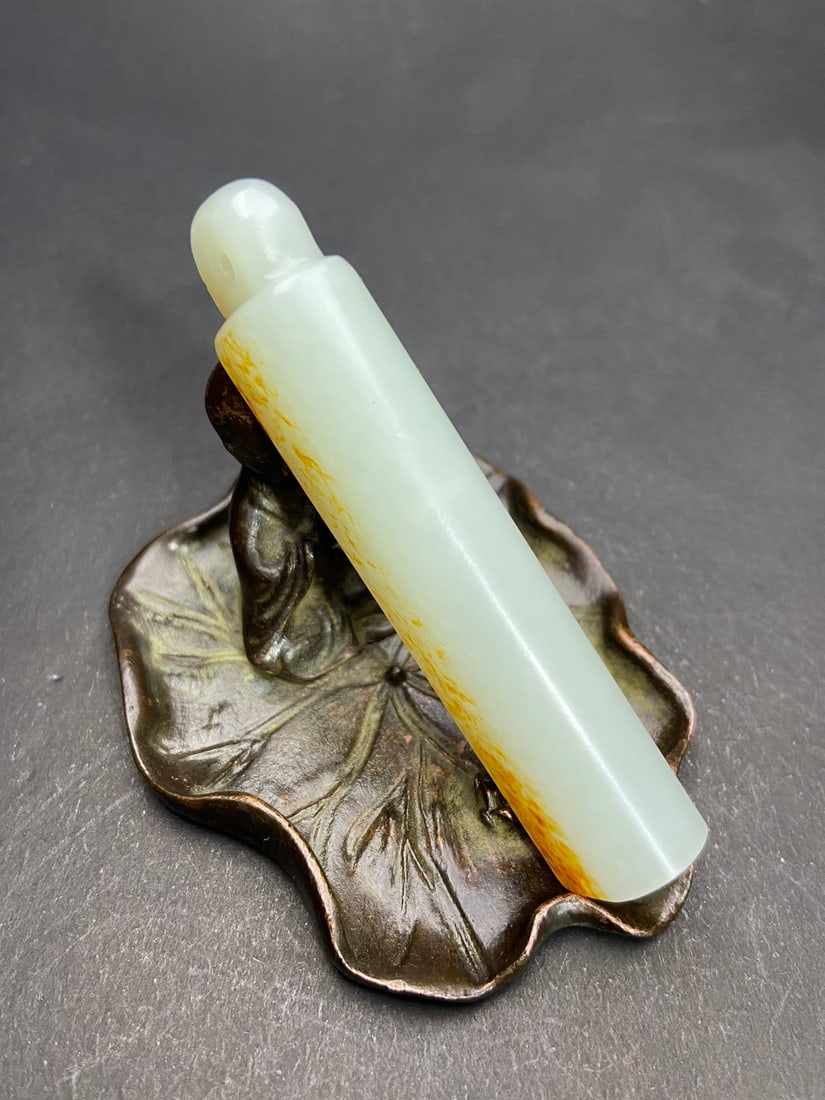 An Exquisite White Jade Ornament - 5