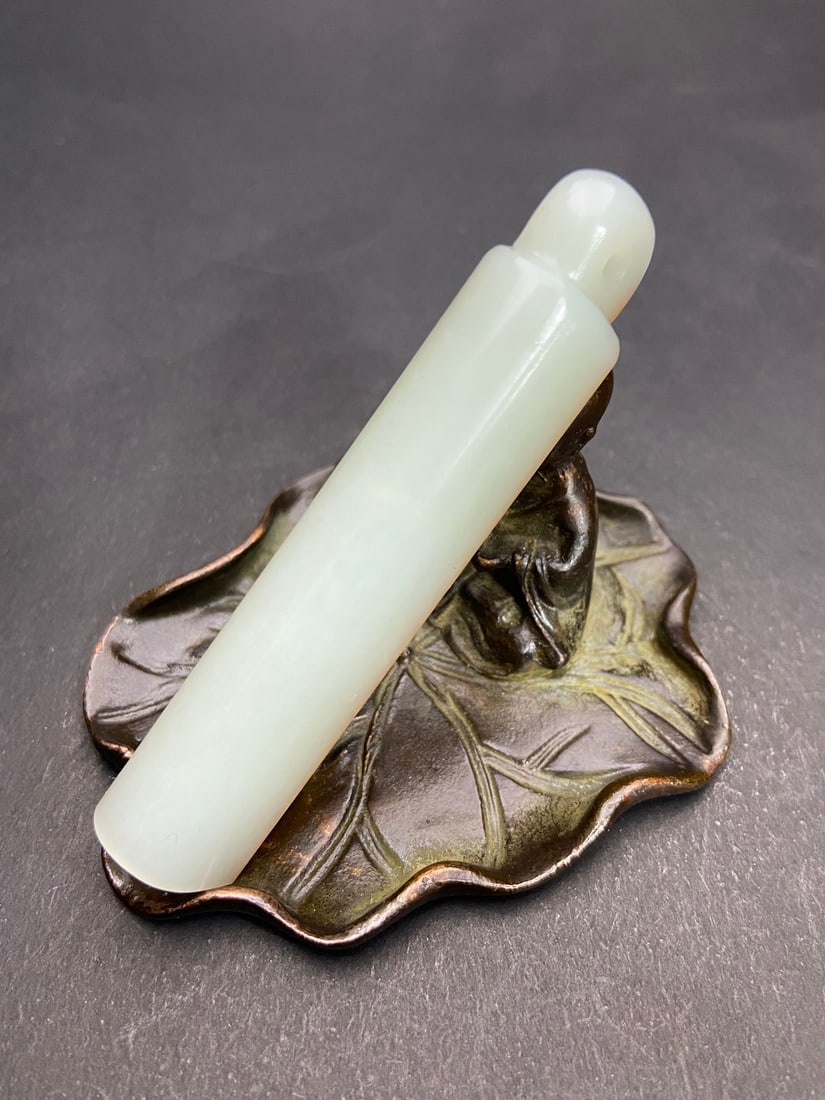 An Exquisite White Jade Ornament - 6