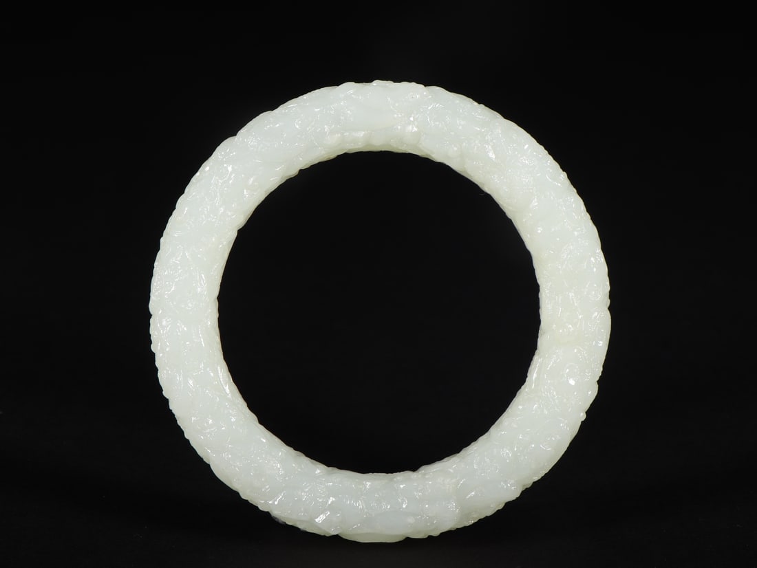 An Exquisite White Jade Dragon Pattern Bracelets (1 of 9)