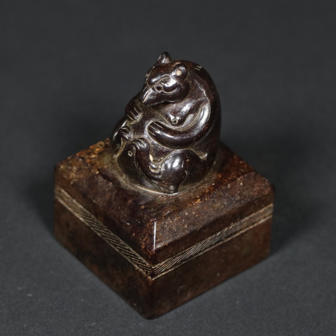An Exquisite White Jade Bear Seal - 3