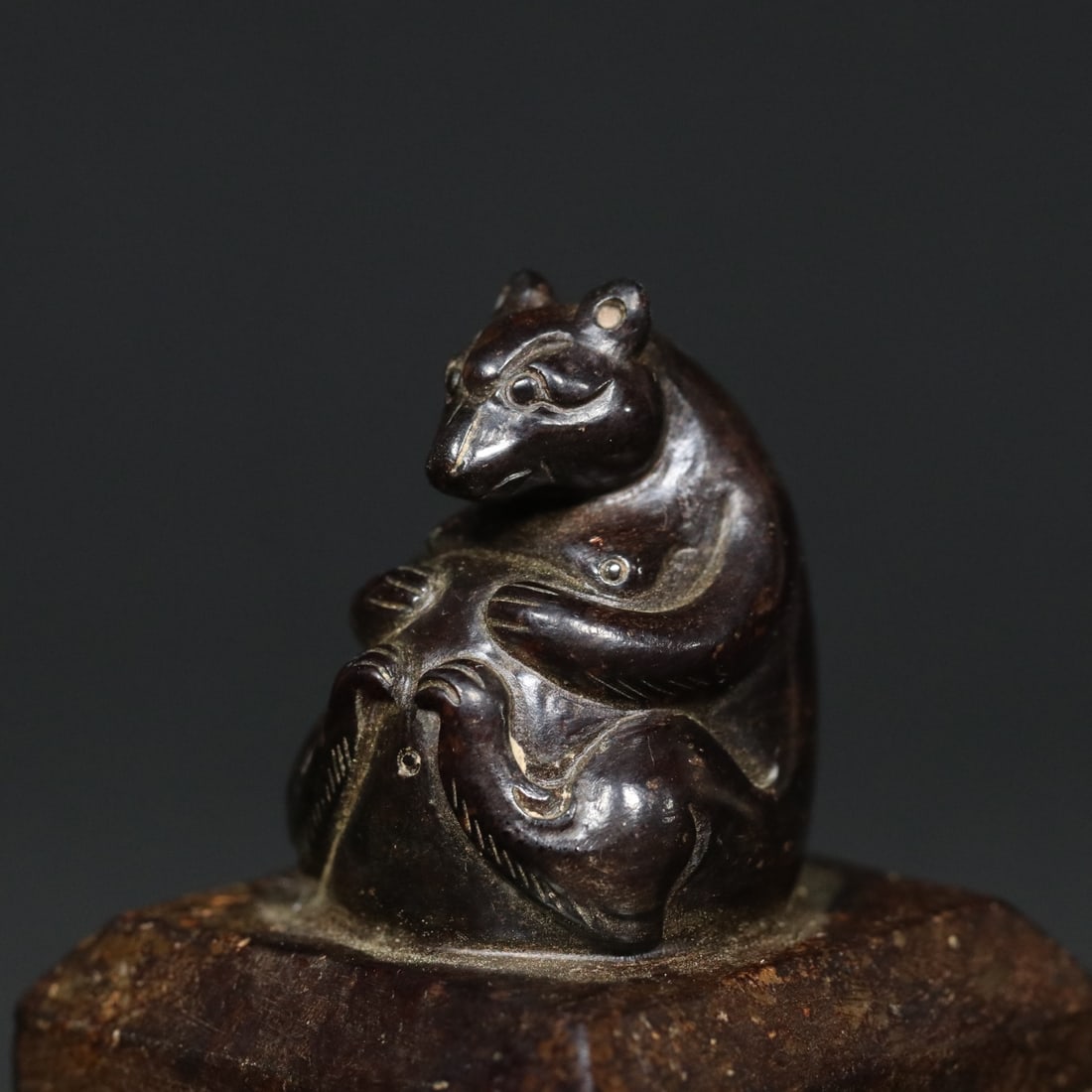 An Exquisite White Jade Bear Seal - 7