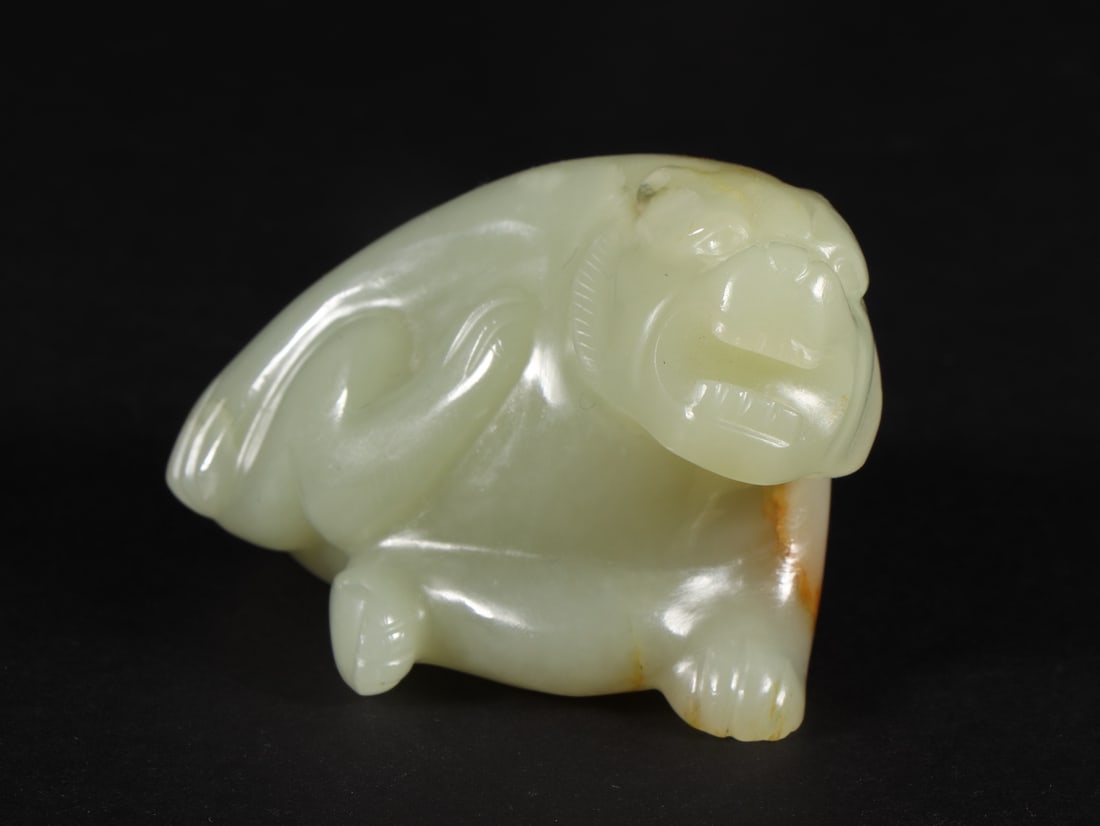 An Exquisite White Jade Bear Ornament - 3
