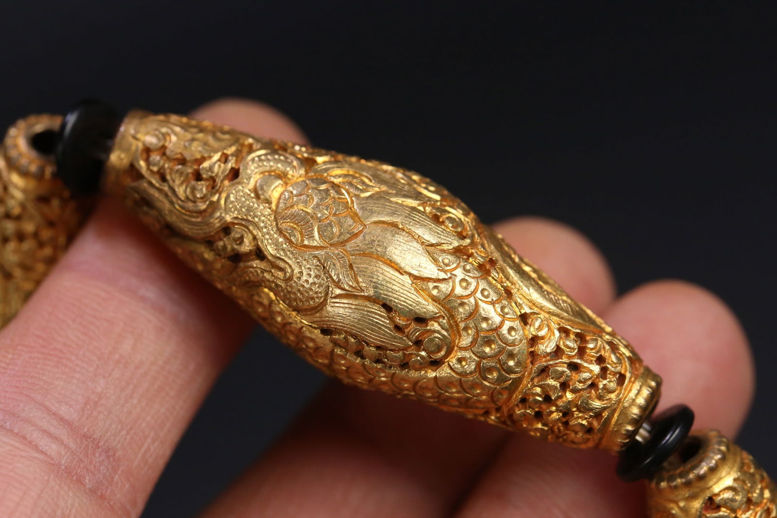 An Exquisite Gilt Bronze Lotus Pattern Eight Treasures Pattern Dragon Pattern Bracelets - 10