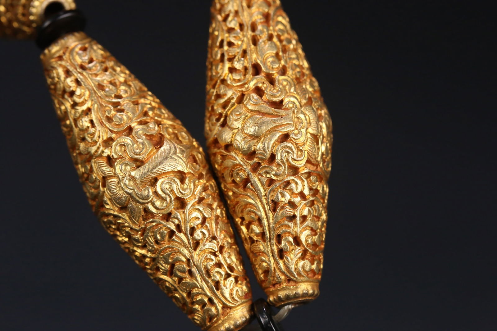 An Exquisite Gilt Bronze Lotus Pattern Eight Treasures Pattern Dragon Pattern Bracelets - 8