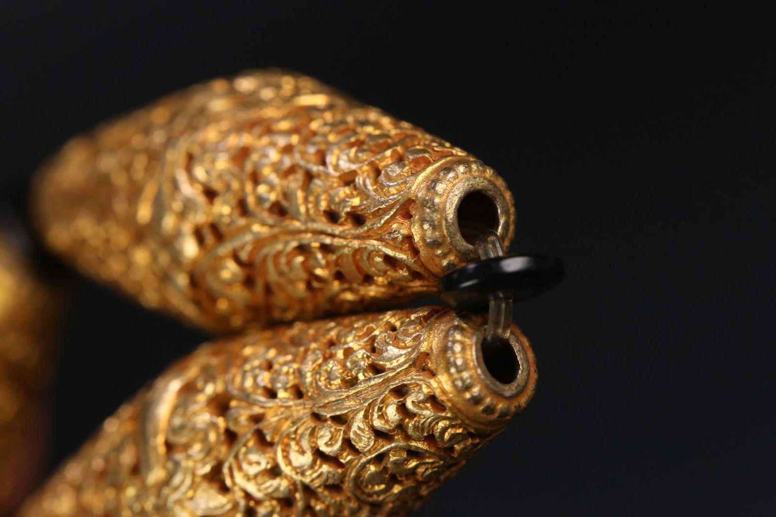 An Exquisite Gilt Bronze Lotus Pattern Eight Treasures Pattern Dragon Pattern Bracelets - 9