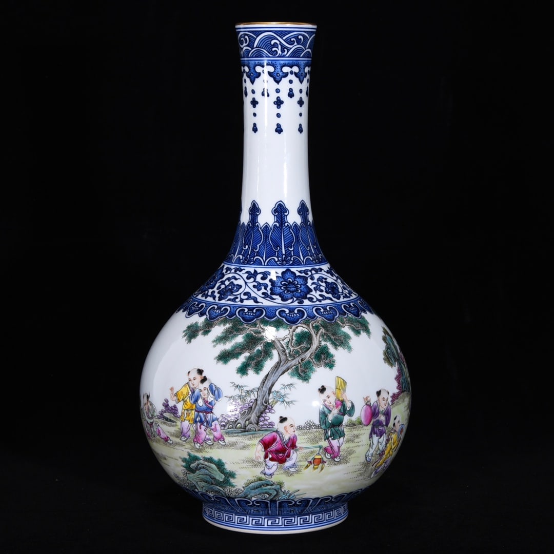 An Exquisite Famille-Rose Blue and White Lotus Pattern Character and Story Pattern Vase: An Exquisite Famille-Rose Blue and White Lotus Pattern Character and Story Pattern Vase Qing Dynasty, China Qianlong Six-character Mark Size:33.5cmx18cm (The Dimensions Of All Batches Are Manually