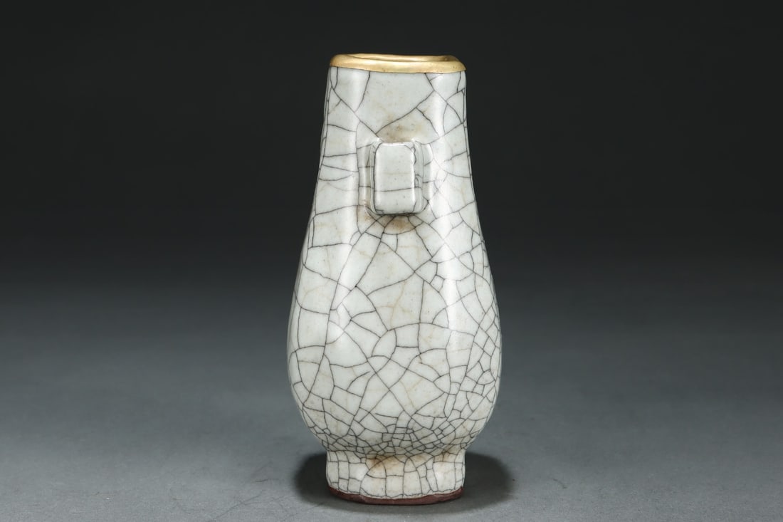 An Exquisite Ge yao Double-Ears Vase - 2