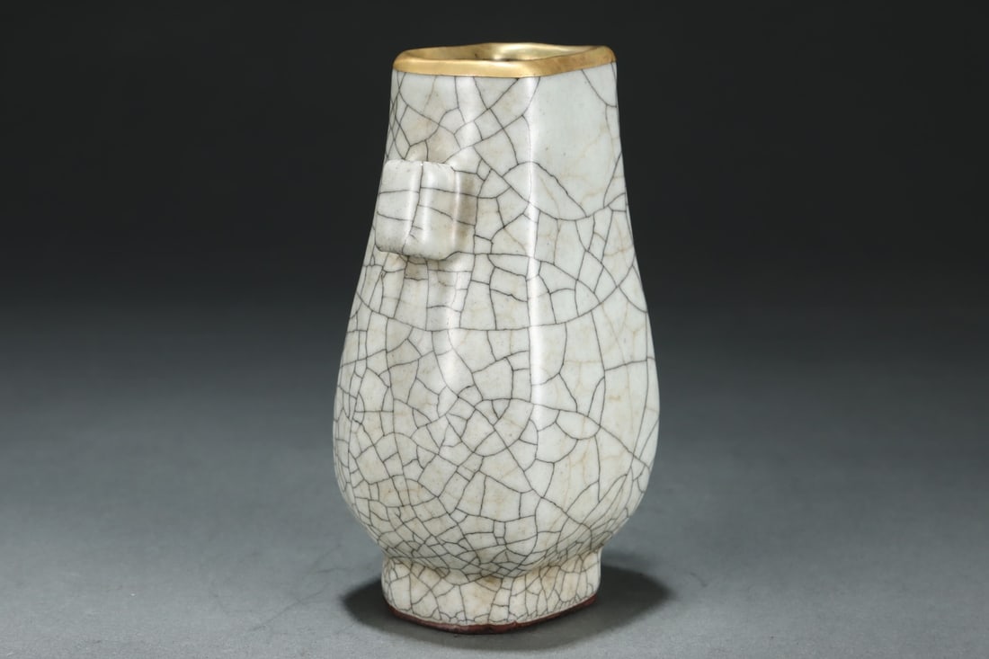 An Exquisite Ge yao Double-Ears Vase - 4