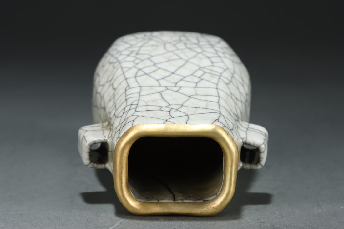 An Exquisite Ge yao Double-Ears Vase - 7