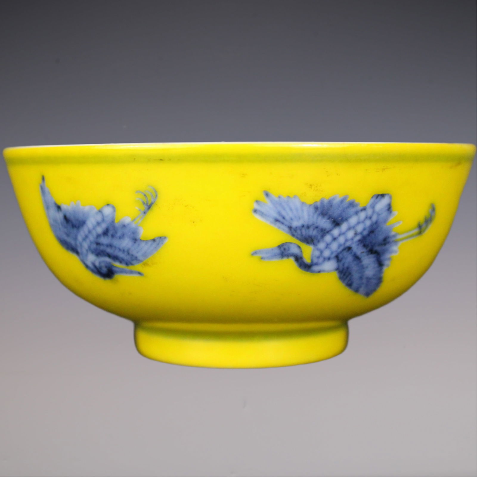 An Exquisite Blue and White Crane Pattern Bowl - 2