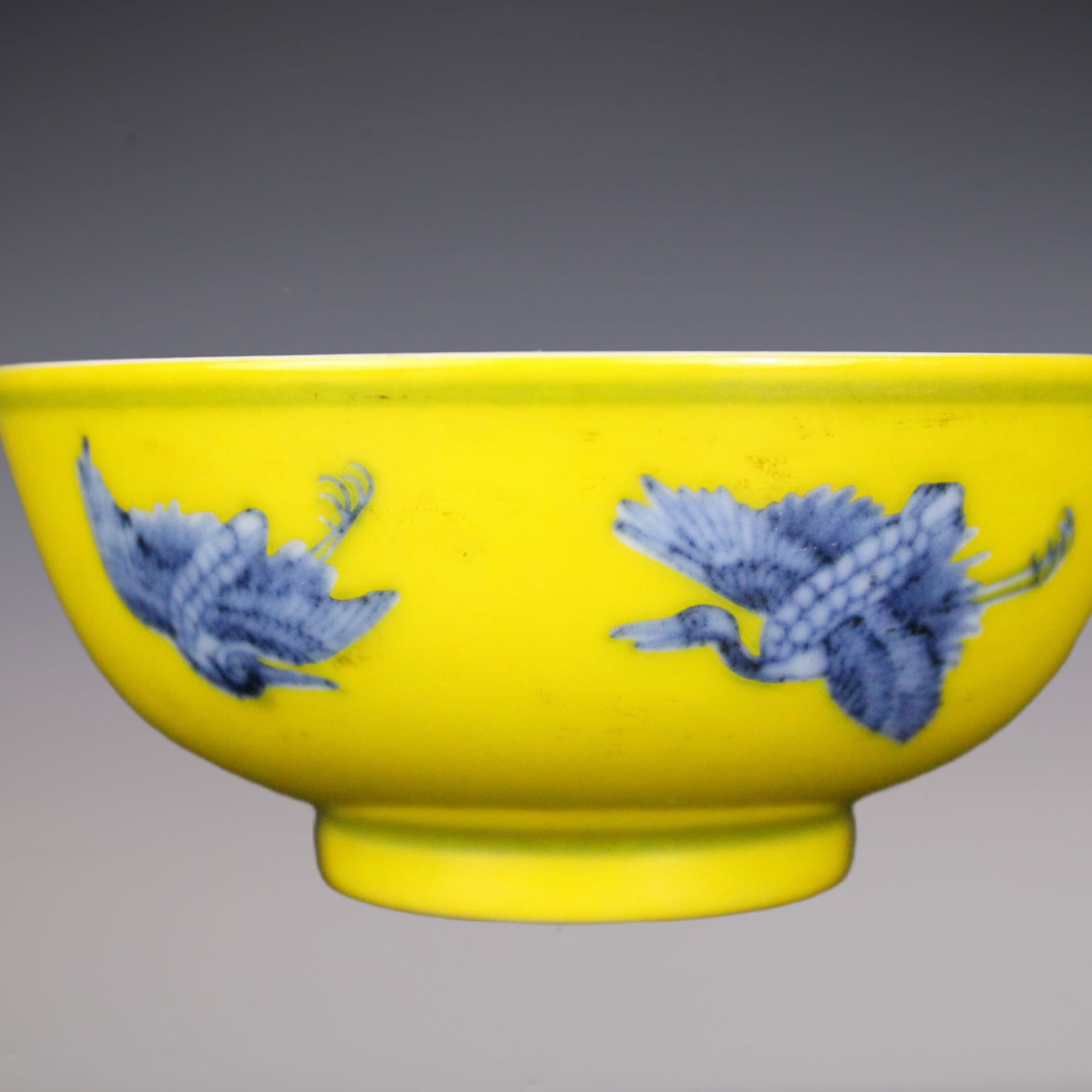 An Exquisite Blue and White Crane Pattern Bowl - 5