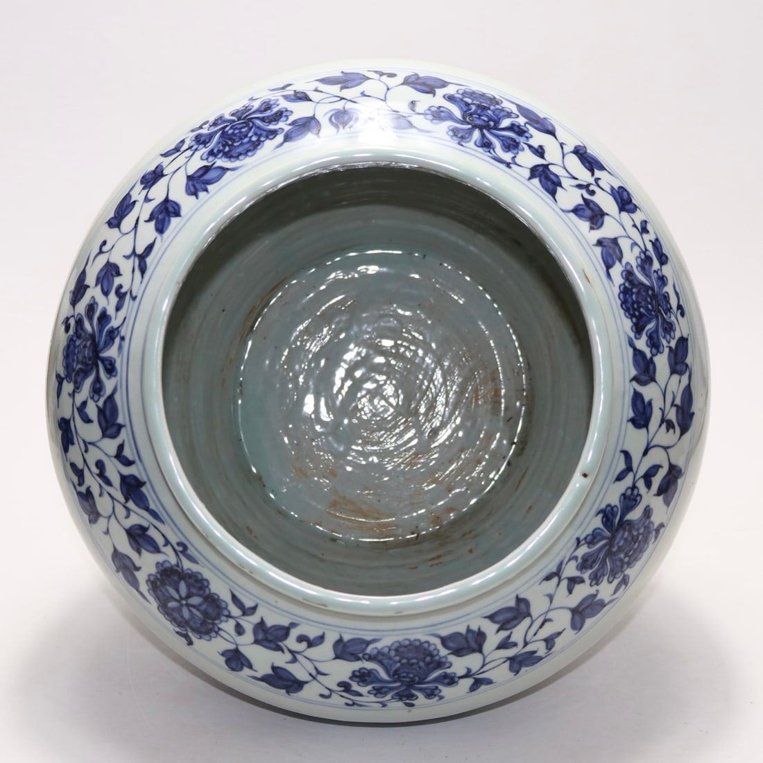 An Exquisite Blue and White Lotus Pattern Dragon Pattern Jar - 5
