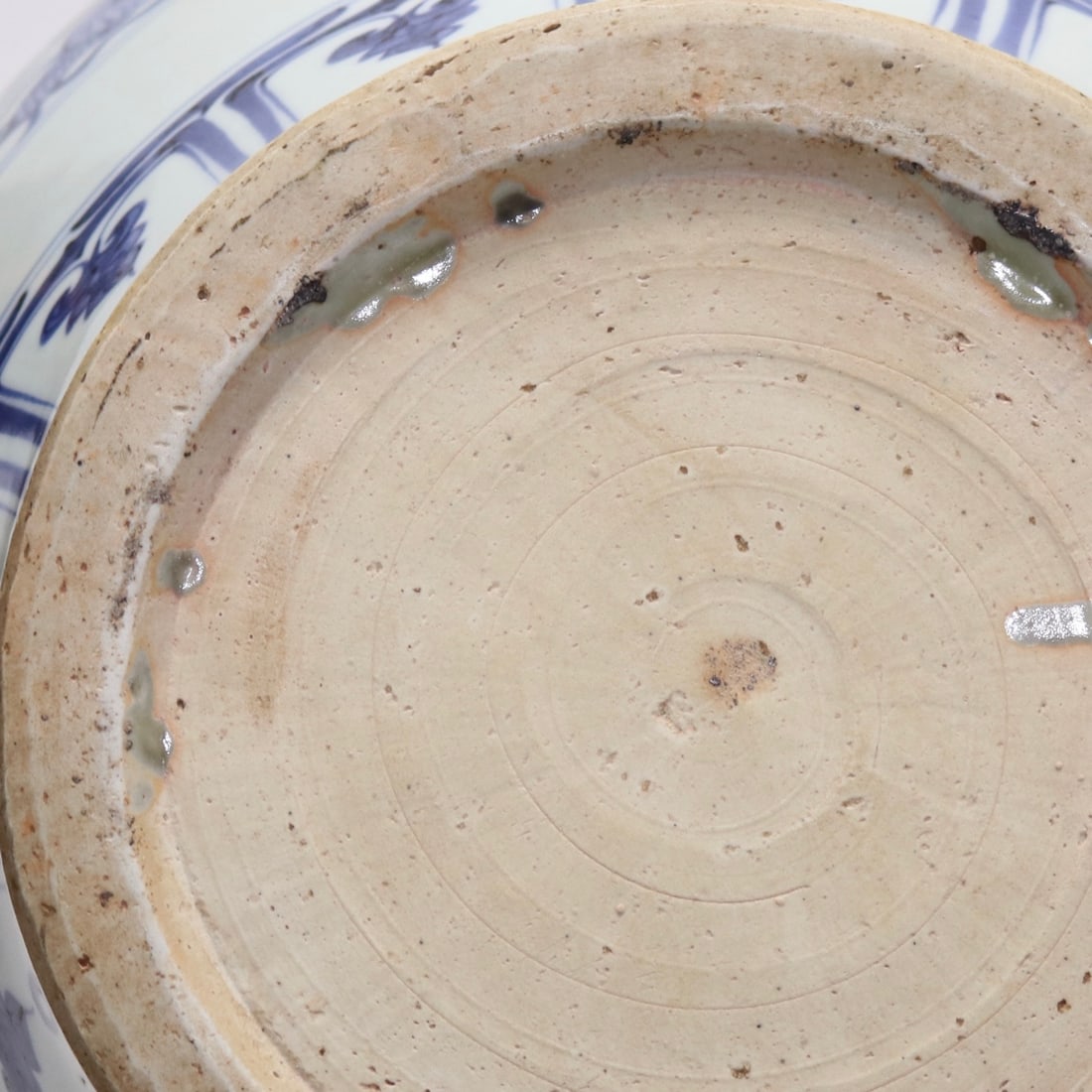 An Exquisite Blue and White Lotus Pattern Dragon Pattern Jar - 7