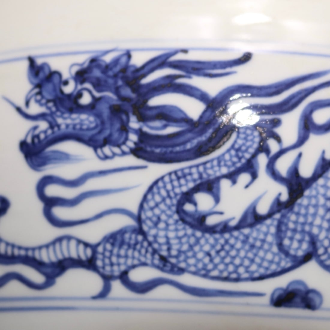 An Exquisite Blue and White Lotus Pattern Dragon Pattern Jar - 8