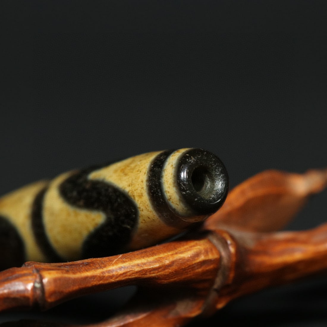 An Exquisite Dzi Bead Pendant - 4