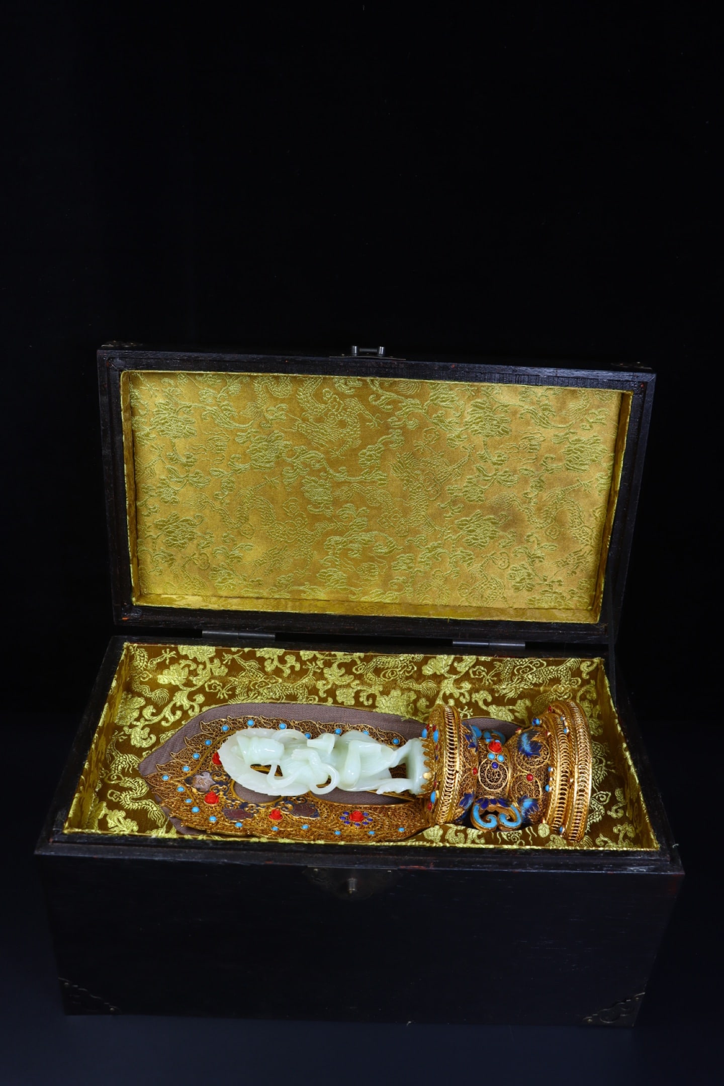 An Exquisite White Jade Inlaid Gems Buddha Statue (1 of 10)