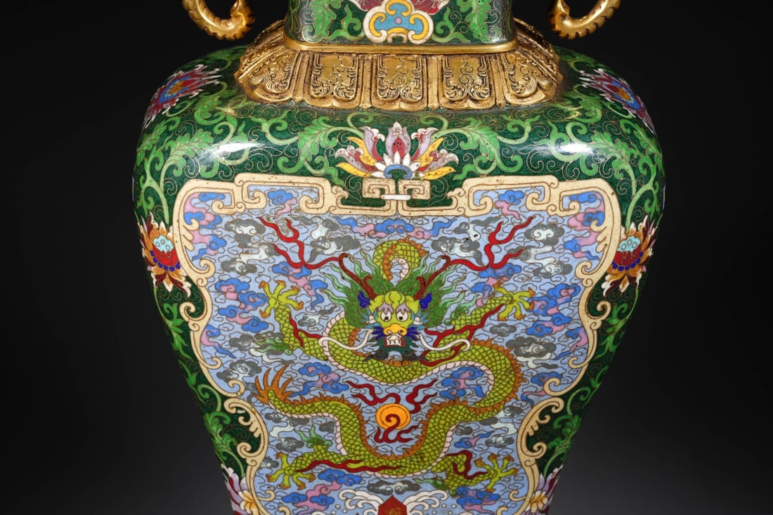 An Exquisite Cloisonne Dragon Pattern Seawater Pattern Lotus Pattern Double-Ears Vase - 3