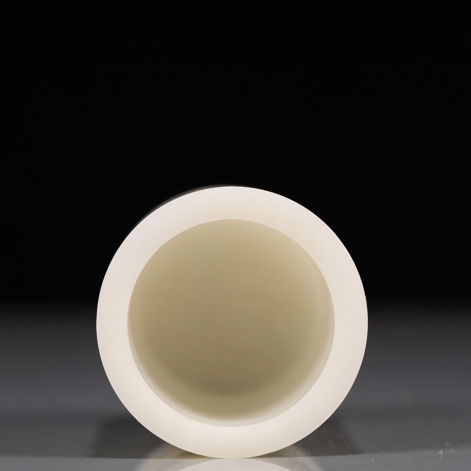 A Exquisite White Jade Lion Pattern Tripod Brush Pot - 5