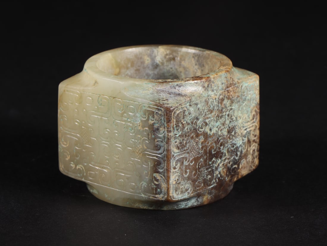 An Exquisite White Jade Ornament - 6