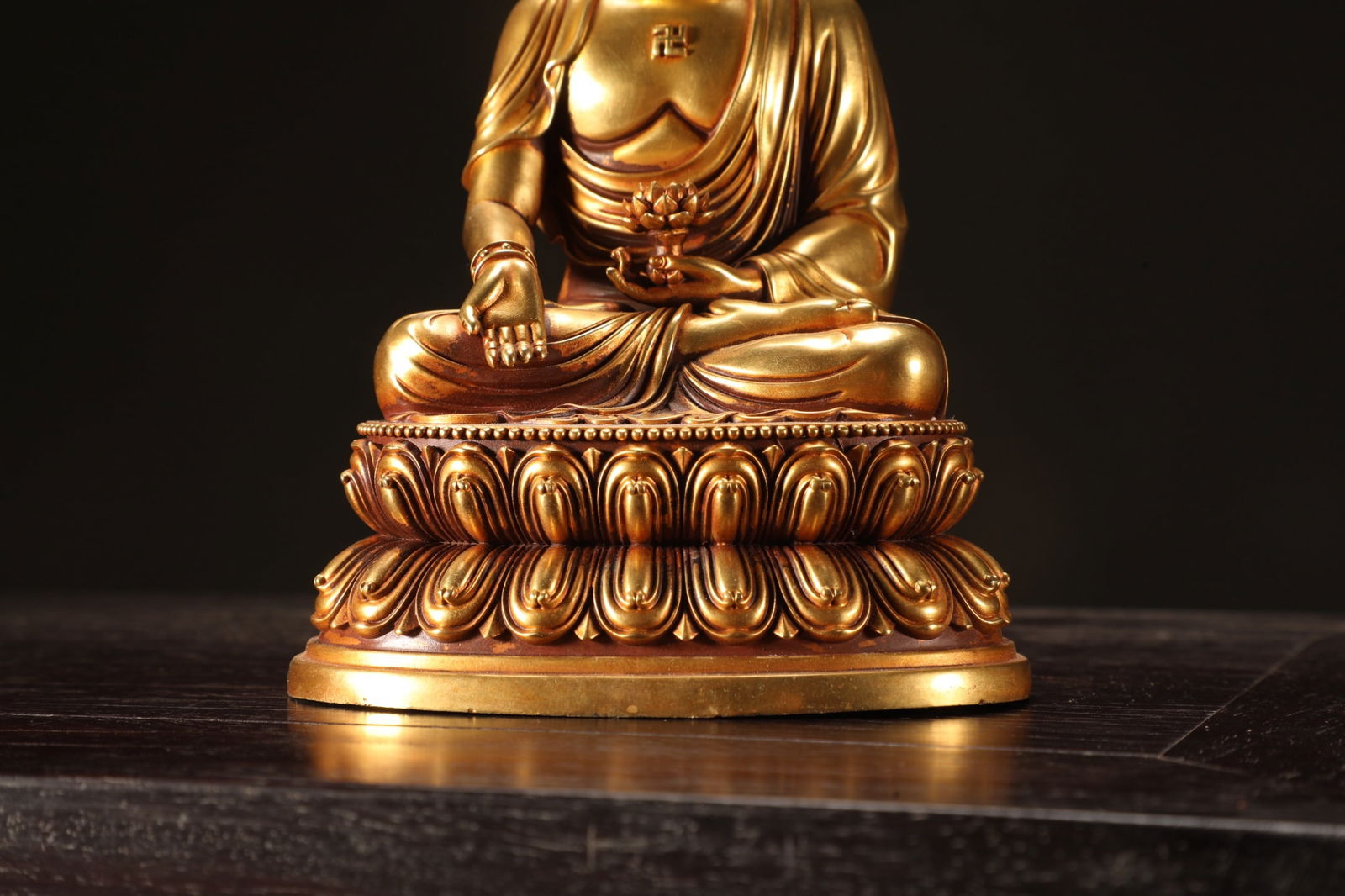 An Exquisite Gilt Bronze Buddha Statue - 5