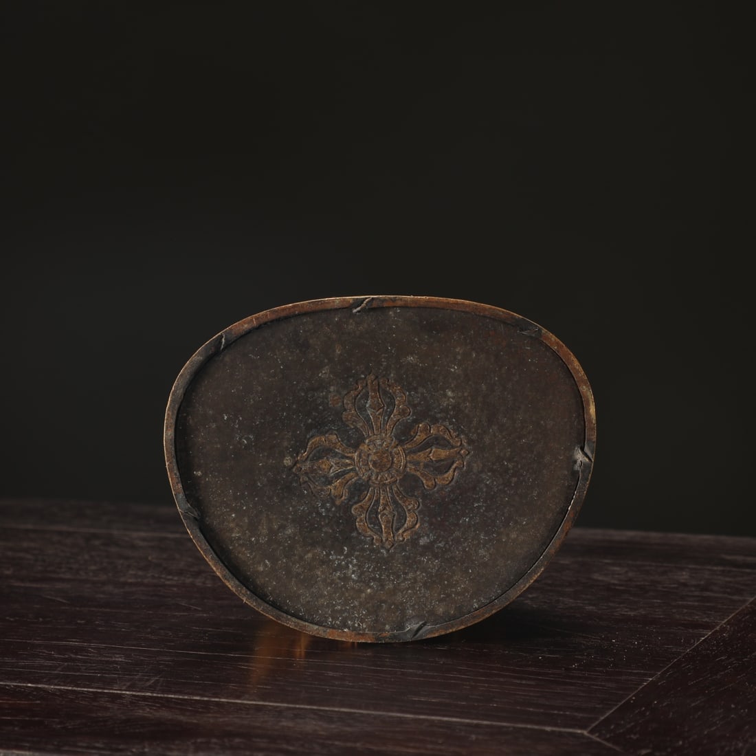 An Exquisite Gilt Bronze Buddha Statue - 9