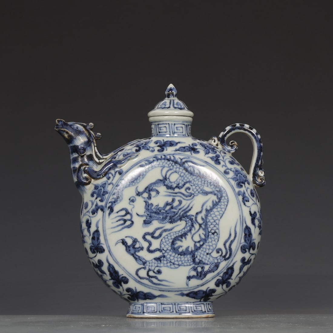 An Exquisite Blue and White Dragon Pattern Lotus Pattern Ewer - 2