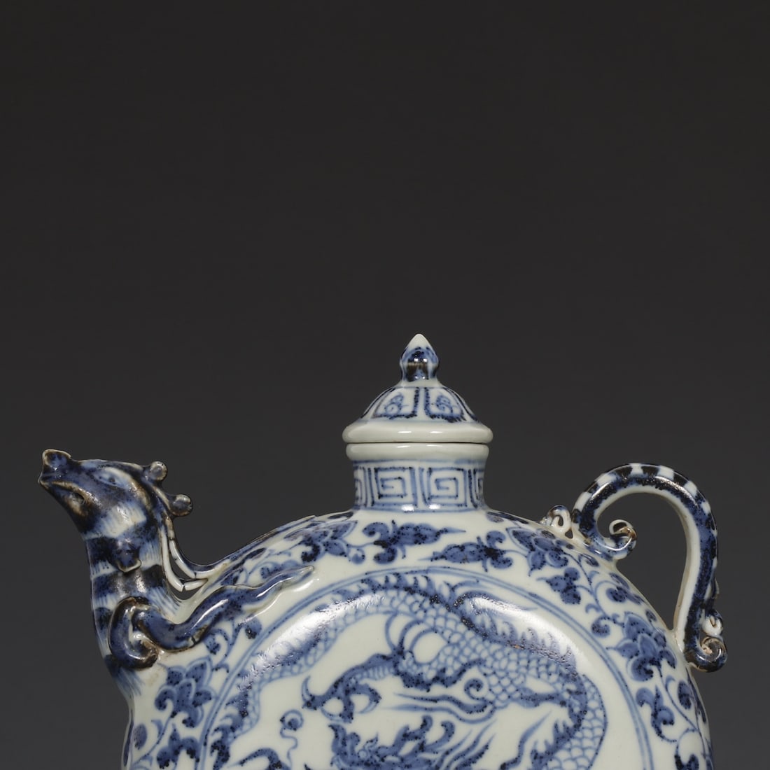 An Exquisite Blue and White Dragon Pattern Lotus Pattern Ewer - 3