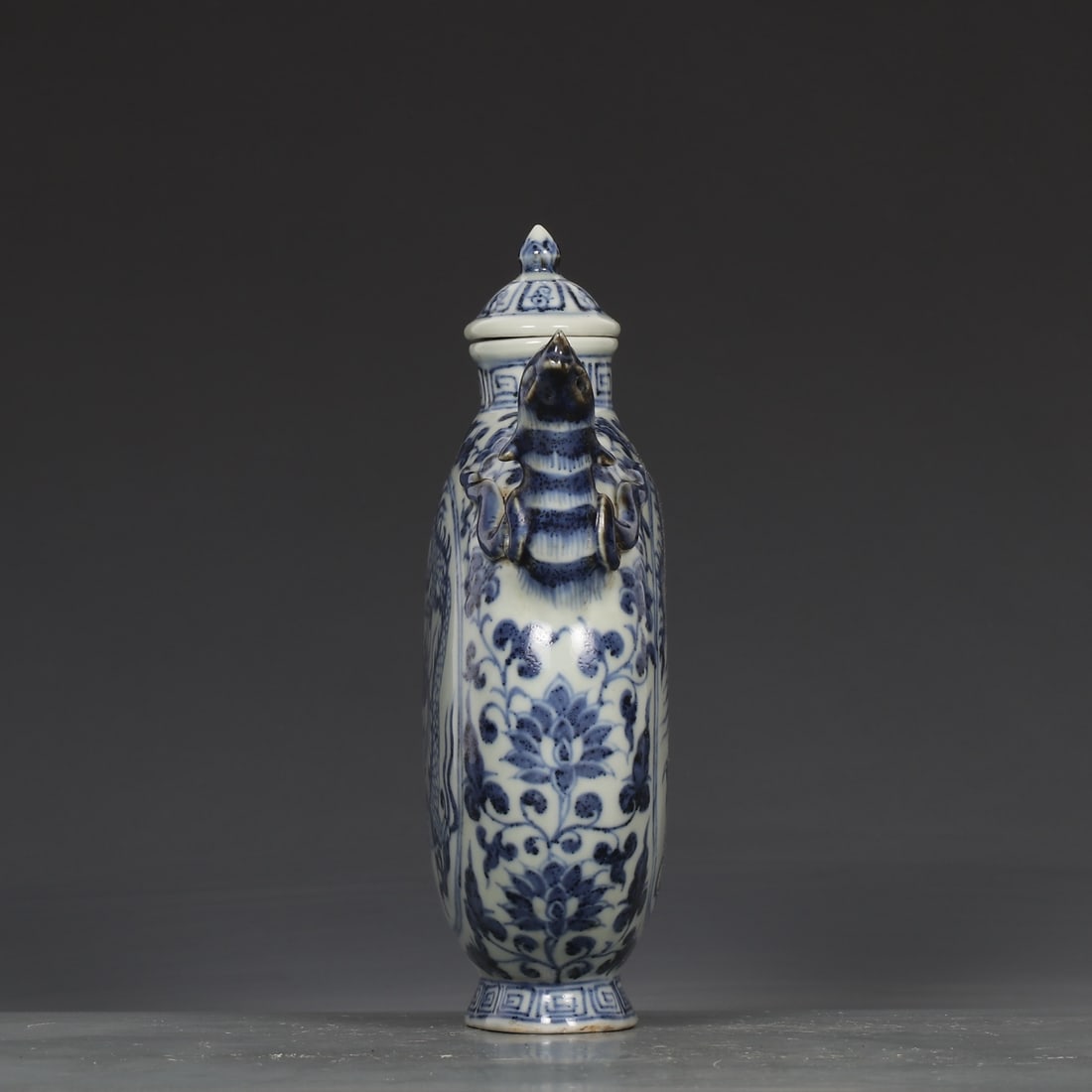 An Exquisite Blue and White Dragon Pattern Lotus Pattern Ewer - 5