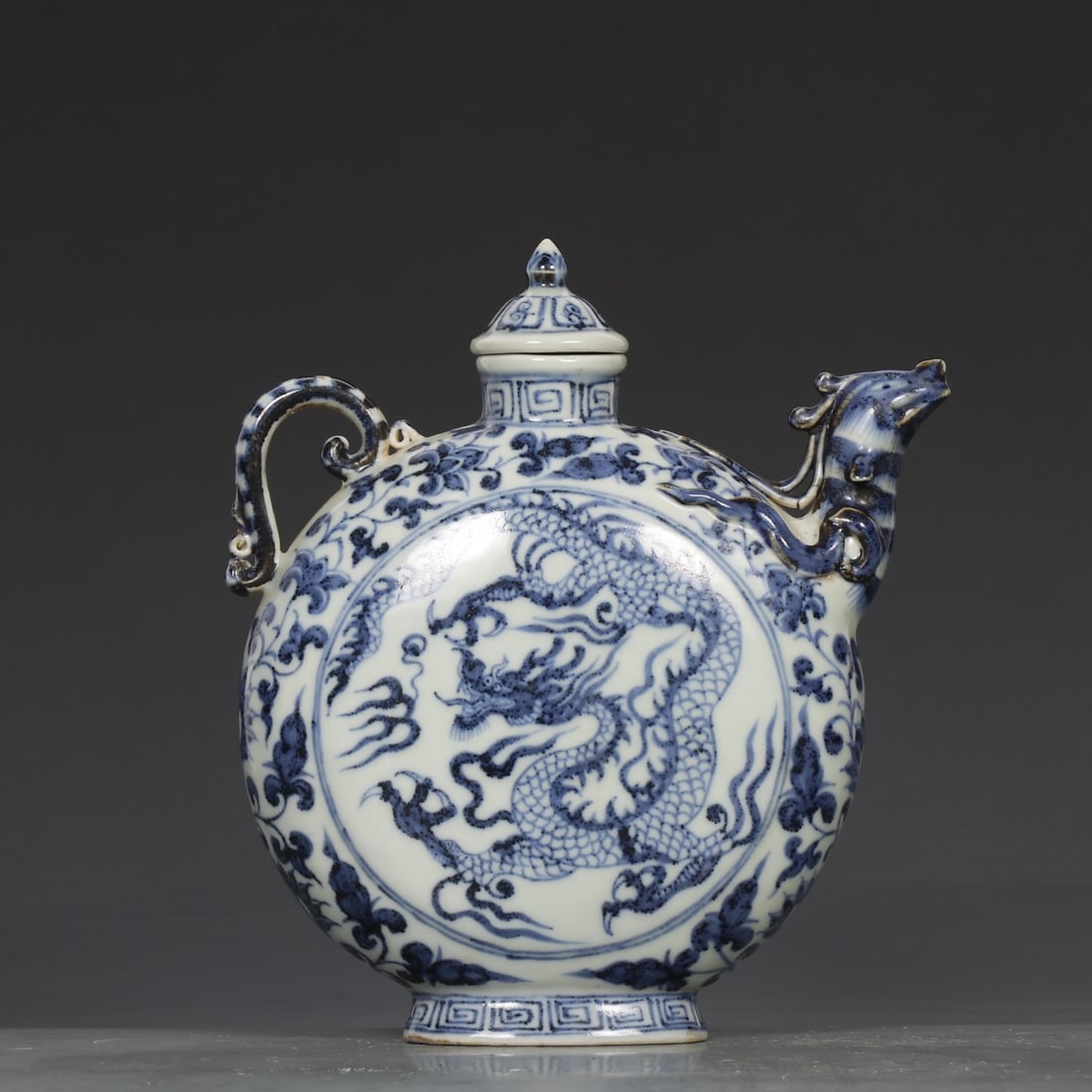 An Exquisite Blue and White Dragon Pattern Lotus Pattern Ewer - 6