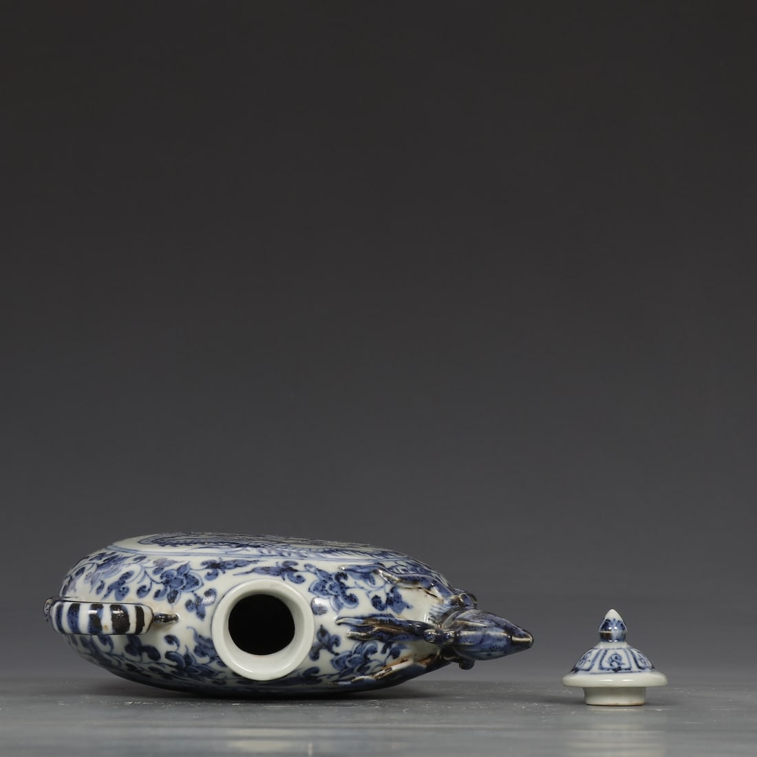 An Exquisite Blue and White Dragon Pattern Lotus Pattern Ewer - 8