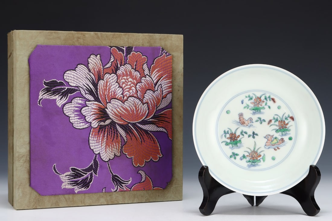 An Exquisite Doucai Flower and Bird Pattern Plate - 2