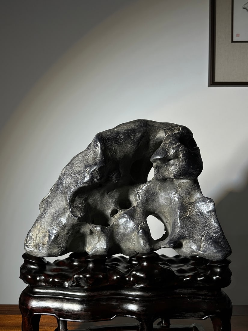 An Exquisite Taihu Stone Ornament - 2