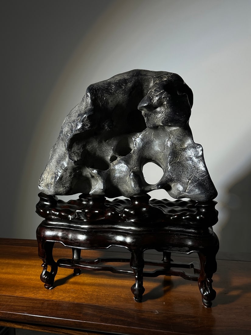 An Exquisite Taihu Stone Ornament - 4