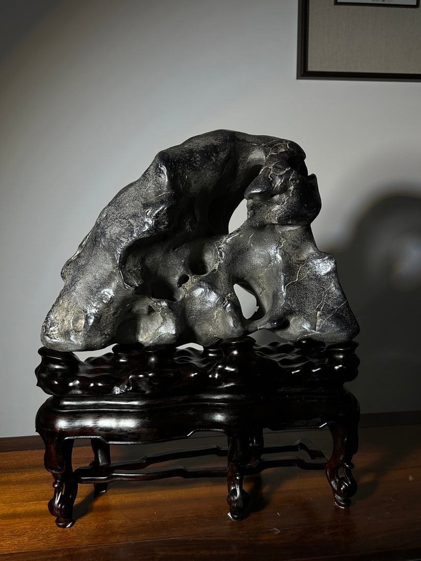 An Exquisite Taihu Stone Ornament - 5