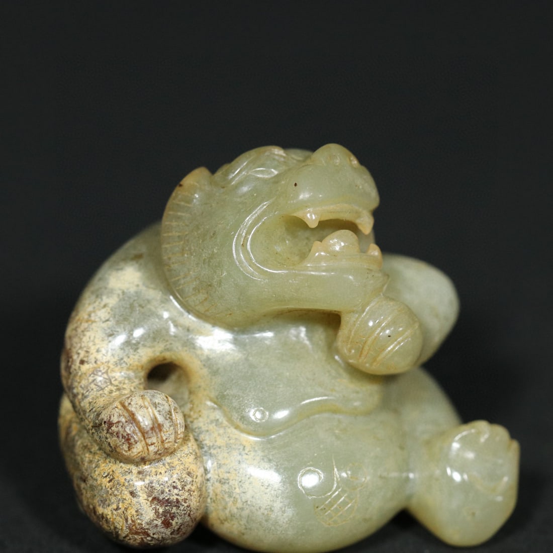 An Exquisite White Jade Bear Ornament - 6