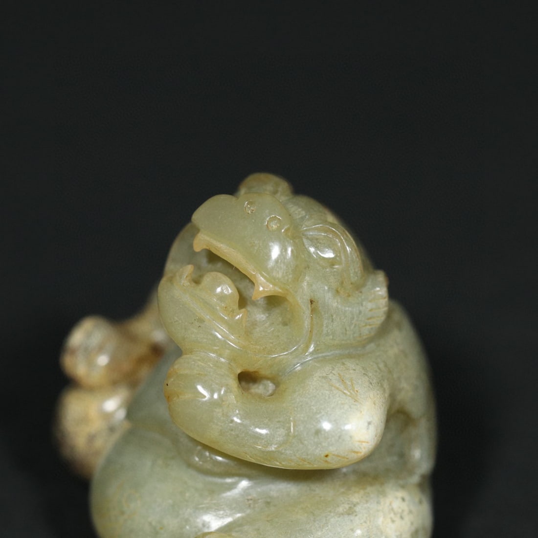 An Exquisite White Jade Bear Ornament - 7