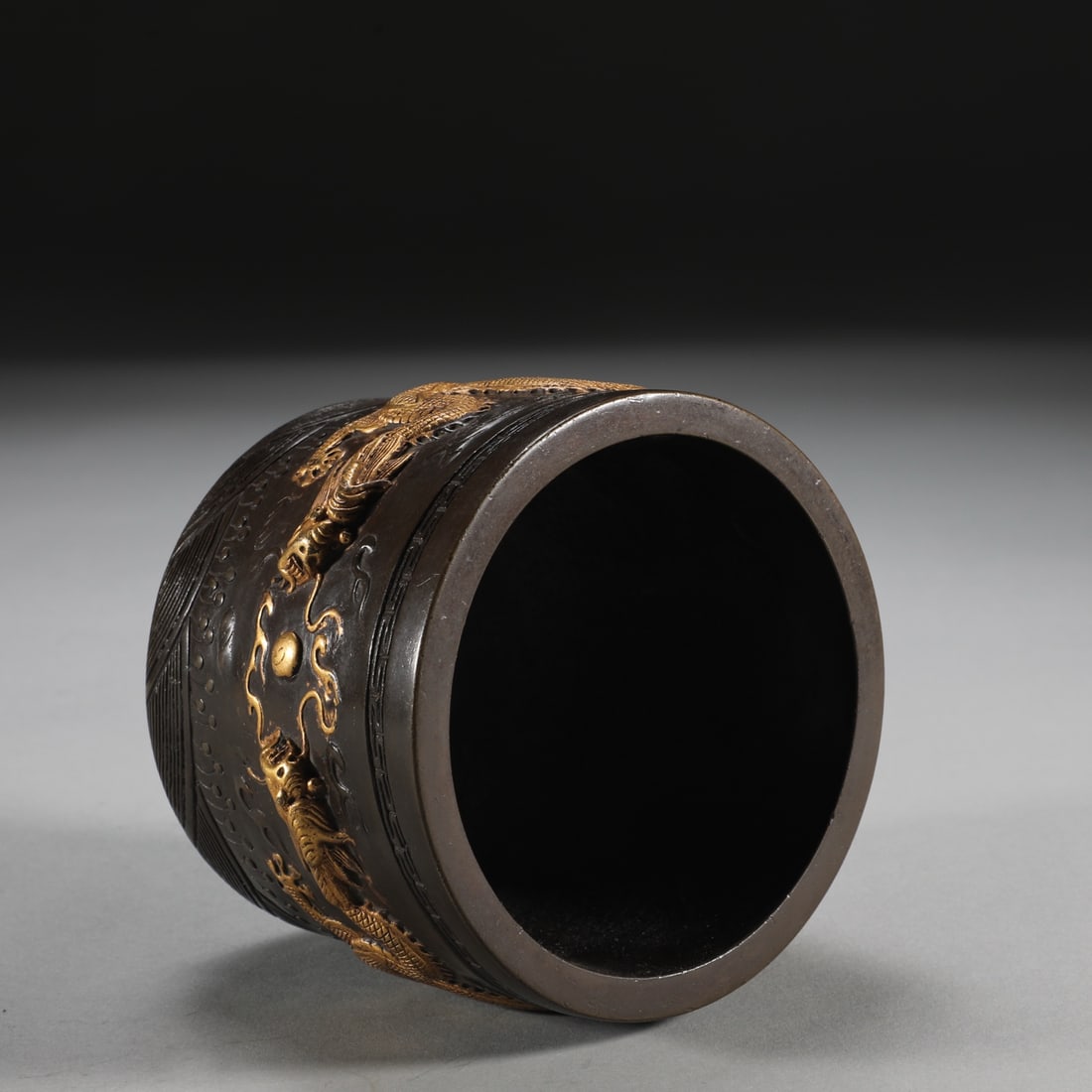 An Exquisite Gilt Bronze Dragon Pattern Seawater Pattern Censer - 5