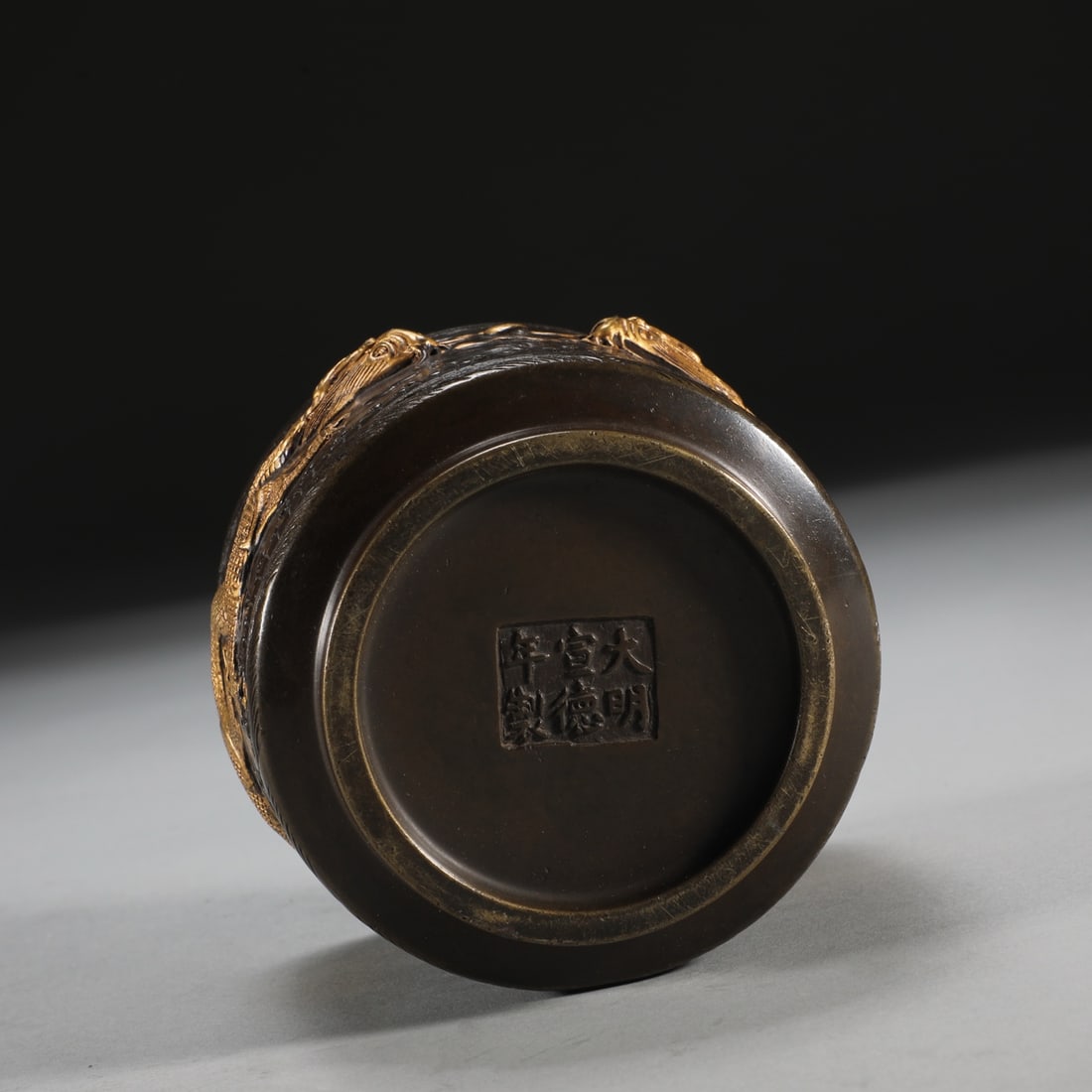 An Exquisite Gilt Bronze Dragon Pattern Seawater Pattern Censer - 6