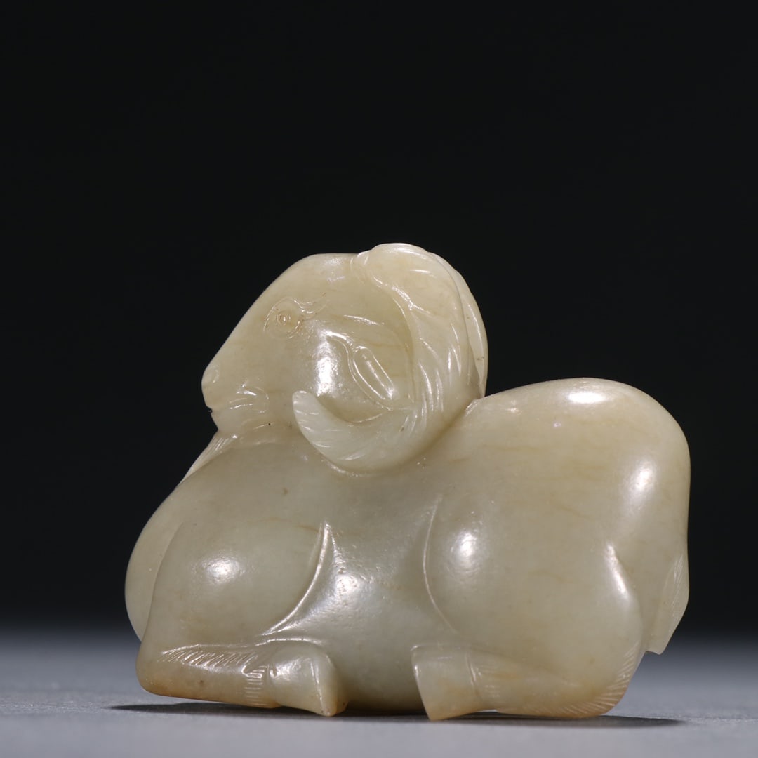 An Exquisite White Jade Sheep Ornament - 5