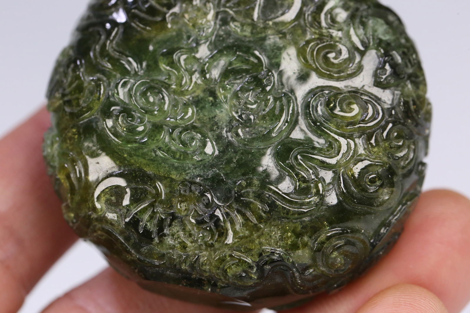 An Exquisite Tourmaline Bats Pattern Auspicious Cloud Pattern Snuff Bottle - 10