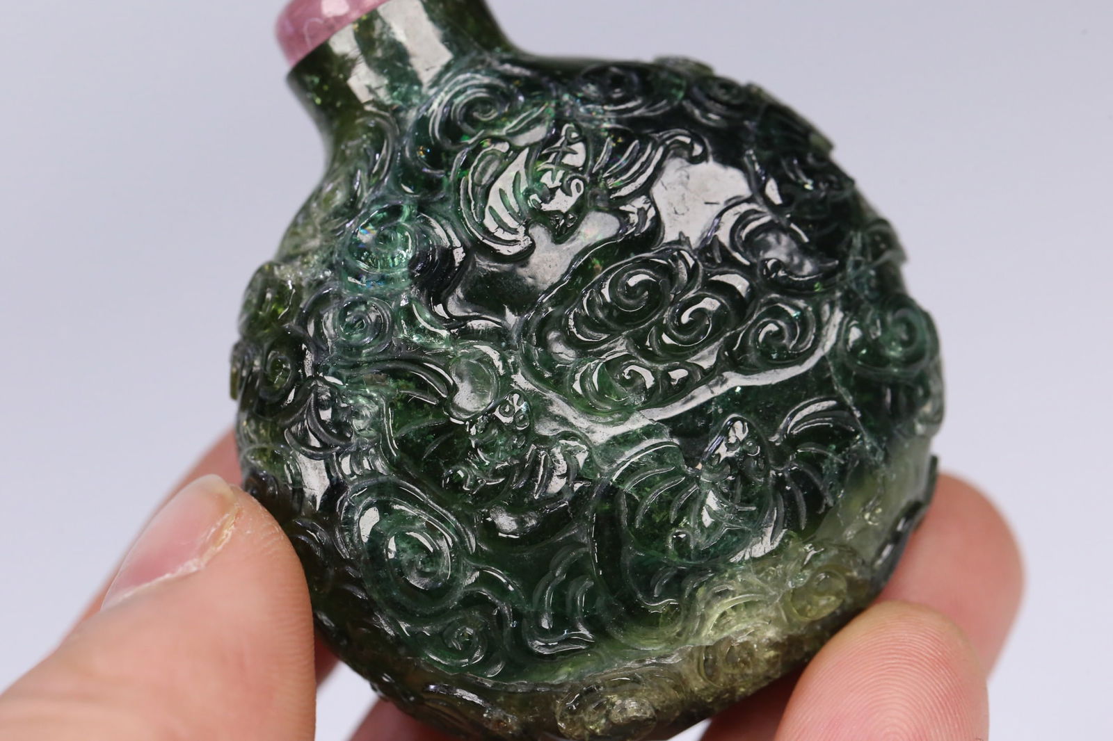 An Exquisite Tourmaline Bats Pattern Auspicious Cloud Pattern Snuff Bottle - 6