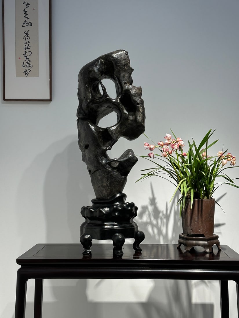 An Exquisite Taihu Stone Ornament: An Exquisite Taihu Stone Ornament Qing Dynasty, China Size:99cmx34cmx30cm (The Dimensions Of All Batches Are Manually Measured.If You Need More Detailed Information, Please Contact Our Customer