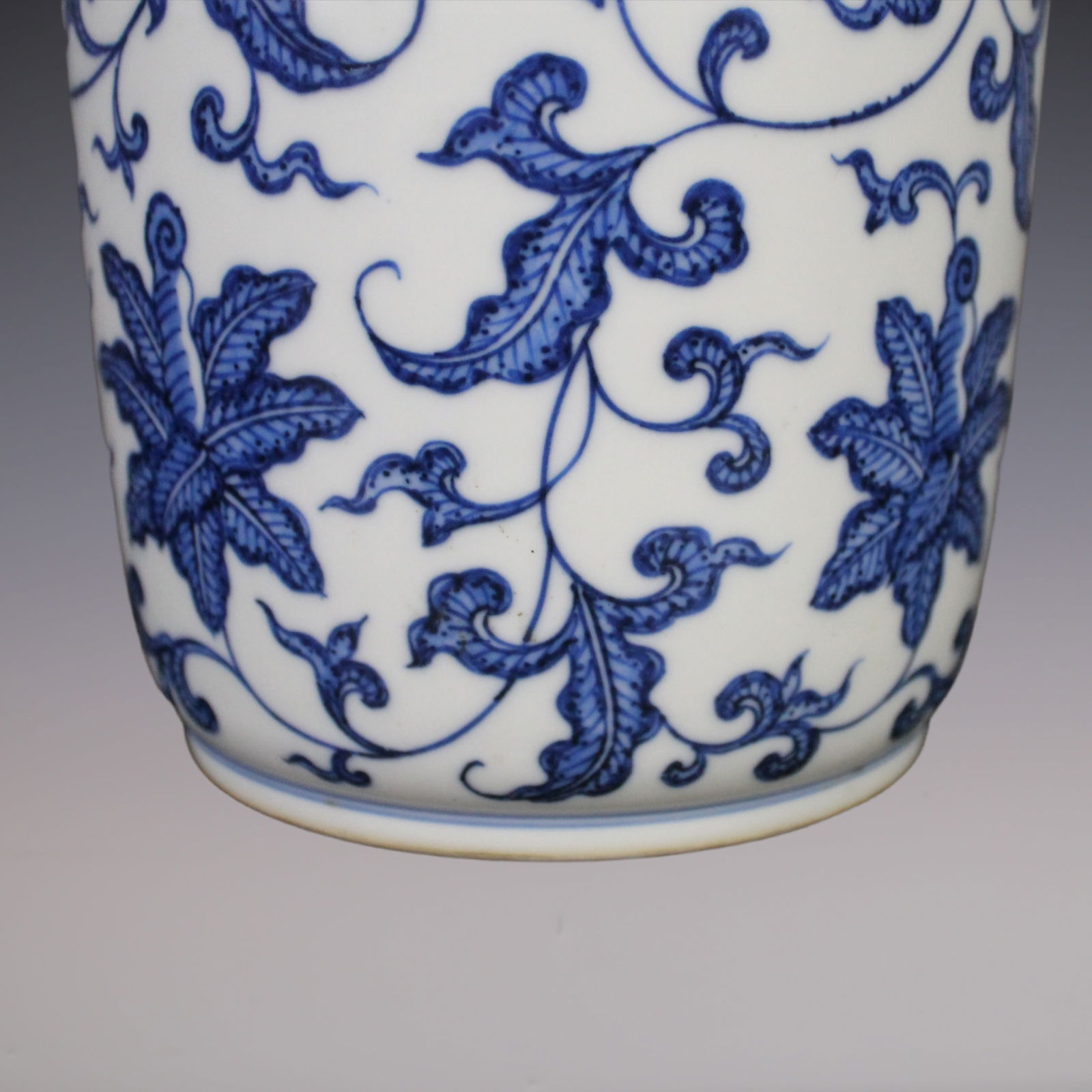 An Exquisite Blue and White Lotus Pattern Vase - 3