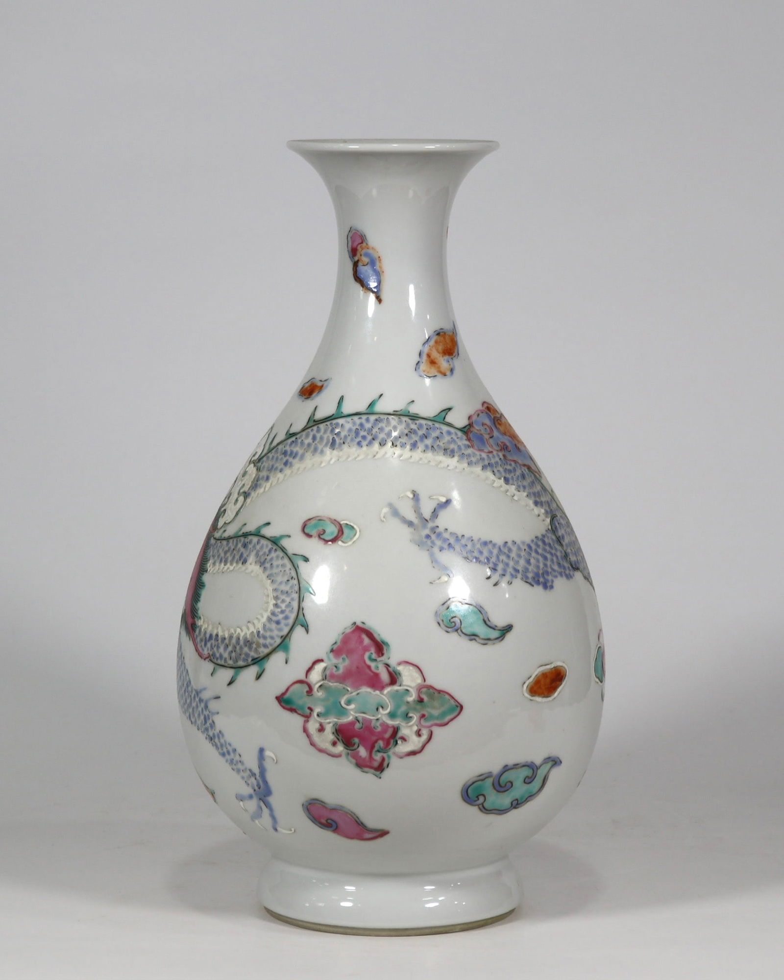 An Exquisite Famille-Rose Dragon Pattern Vase - 2